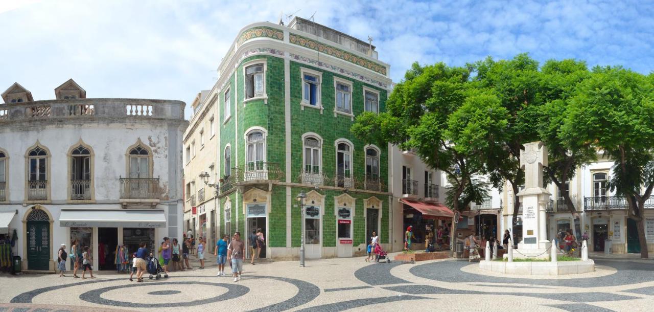 B63 - Corner Street Historic Center Apartment In Lagos Exterior photo